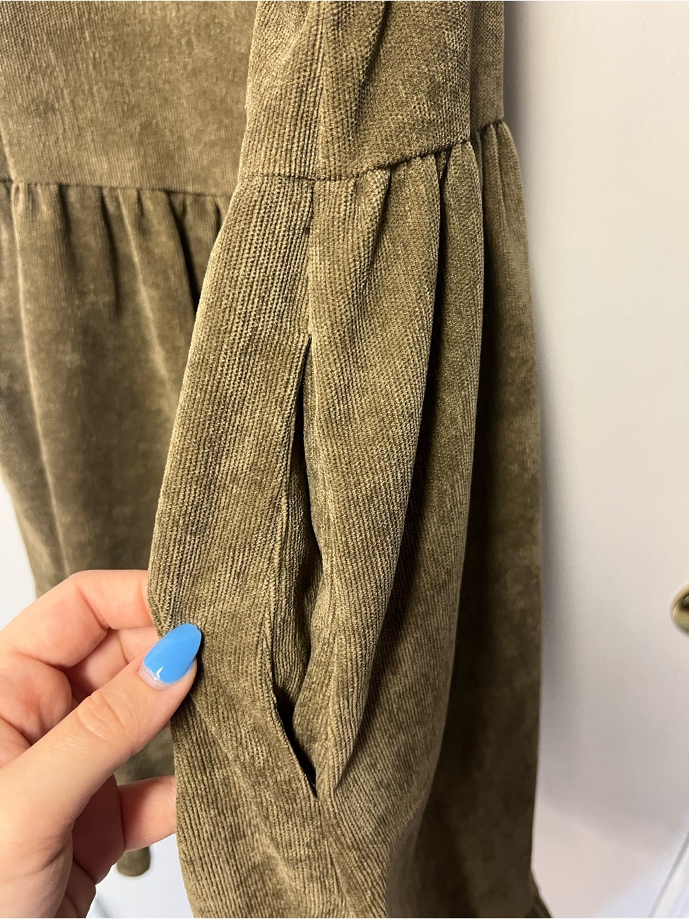 Listicle Olive Green Corduroy Pinafore Overall Dress Size Small Ruffle Hem - Picture 3 of 6